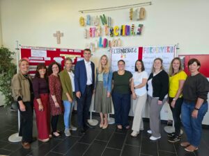 Schulleiterin Andrea Frohnholzer, Elternbeirat und Förderverein
